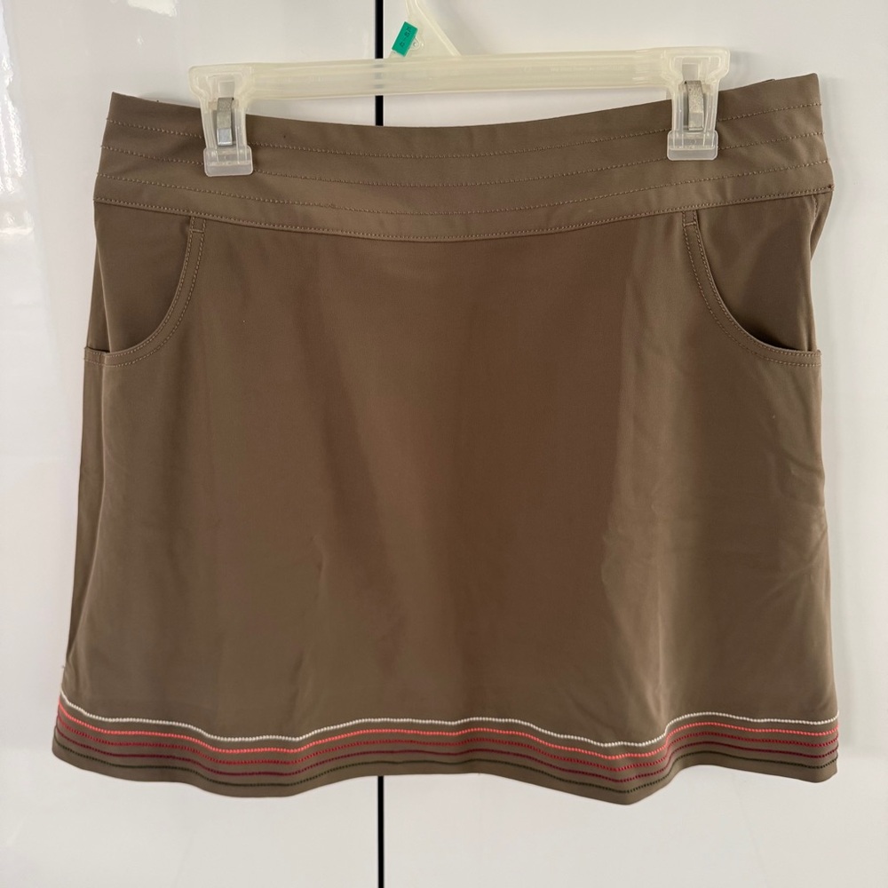 Nike Golf Brown Skort with Red and White Accents
